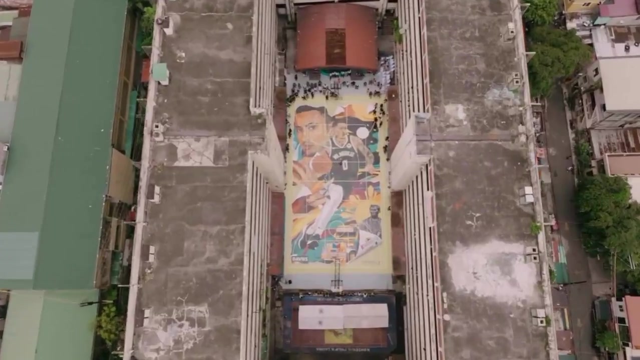 开云体育app-震撼！美媒晒菲律宾一处有着库兹马巨幅画像的篮球场