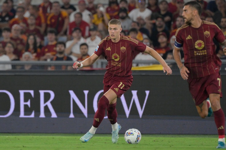 开云体育下载-意天空：罗马前锋多夫比克接受手术，预计至少伤缺2个月